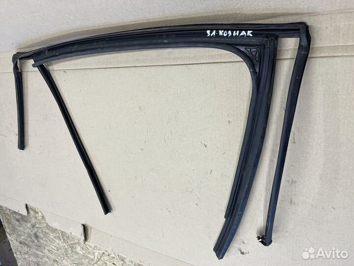 Уплотнитель рамки двери задней левой правой Кодиак
