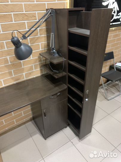 Стол маникюрный