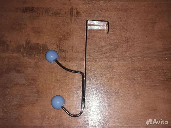 Крюк на дверь для одежды