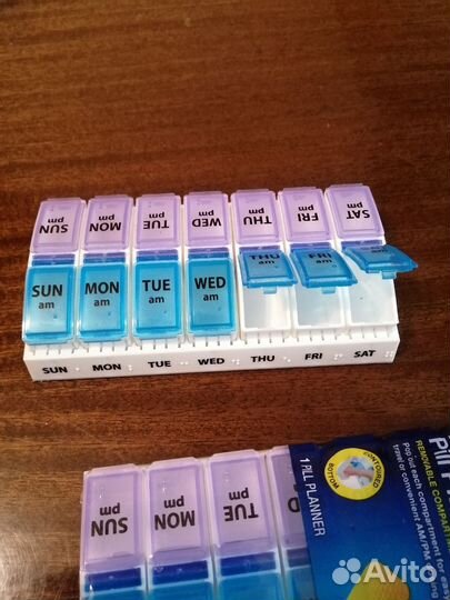 Шкатулка таблетница