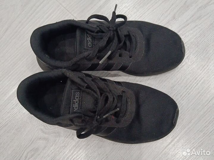 Кроссовки adidas 33