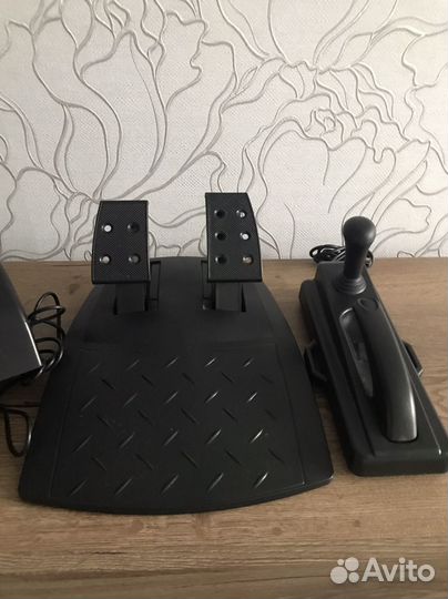 Игровой руль с педалями и коробкой передач