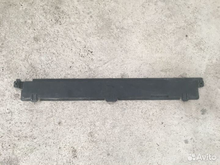 Кронштейн радиатора Skoda Rapid (3933)