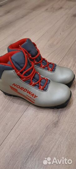 Лыжные ботинки 35р