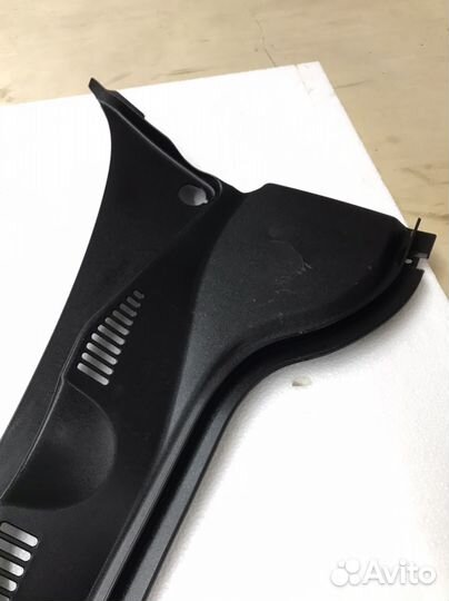 Левая часть жабо 3C1819403B Passat B7