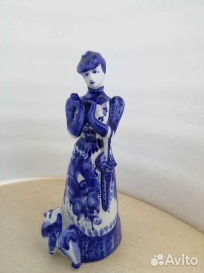 Статуэтка Дама с собачкой