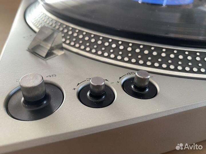 Проигрыватель винила Technics SL-1600