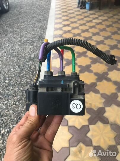 Блок клапанов пневматической подвески Фольксваген