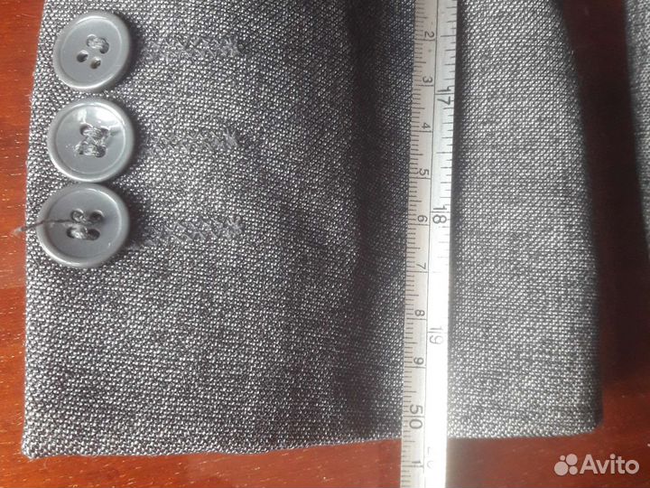 Пиджак на мальчика, примерно на 7-8 лет