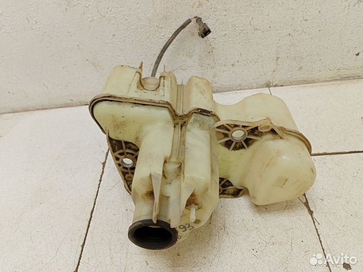 Бачок омывателя Вольво