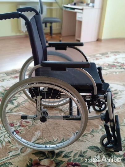 Инвалидная коляска складная бу