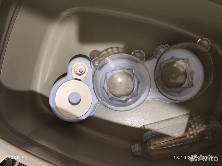 Лоток и миска для кошки