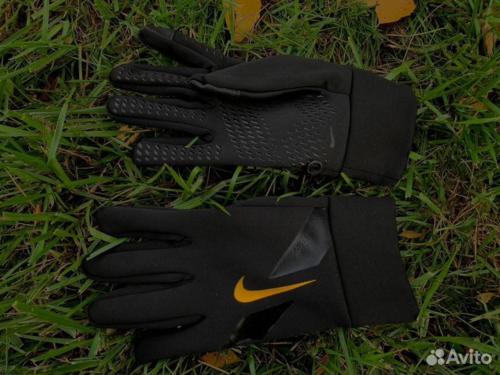 Перчатки Nike hyperwarm