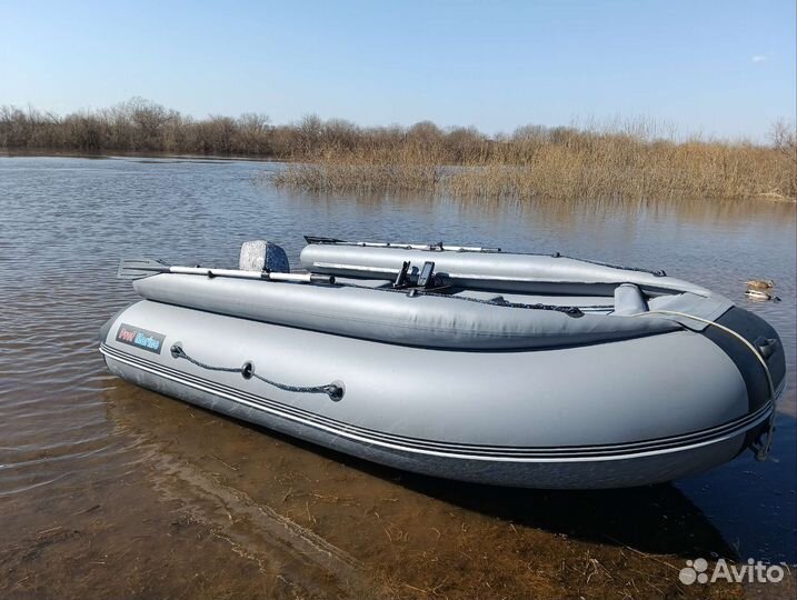 Лодка с мотором