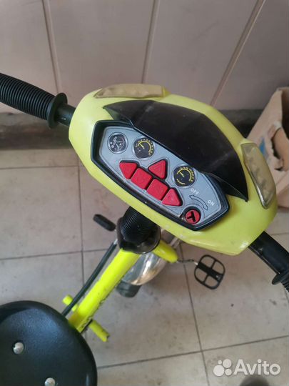 Прогулочная коляска велосипед