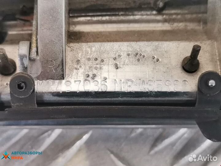 Ручка наружная задняя правая Mitsubishi MR435962