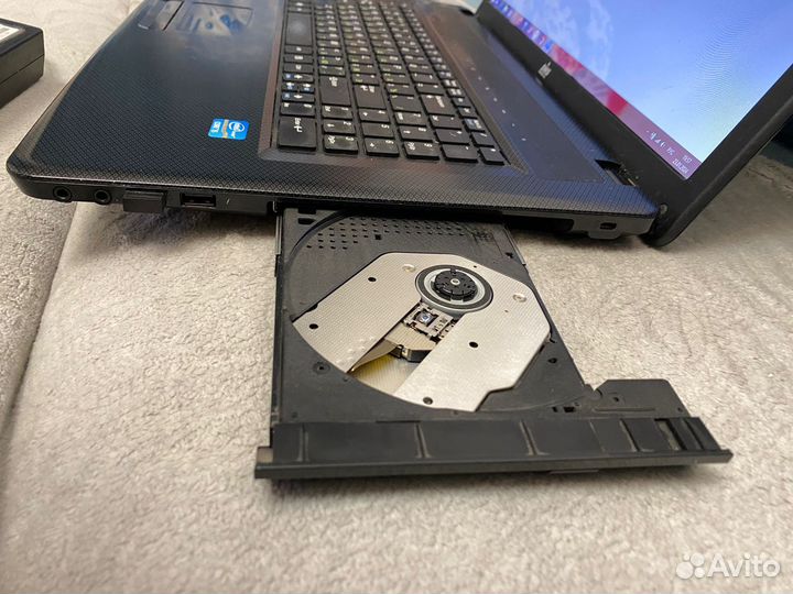 Ноутбук DNS A17FD