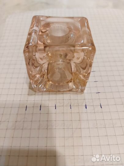 Квадратный плафон под точечный светильник