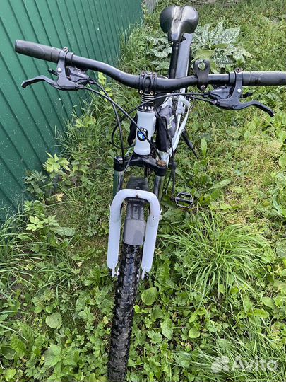 Велосипед на литых дисках bmw