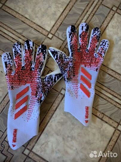 Вратарские перчатки adidas