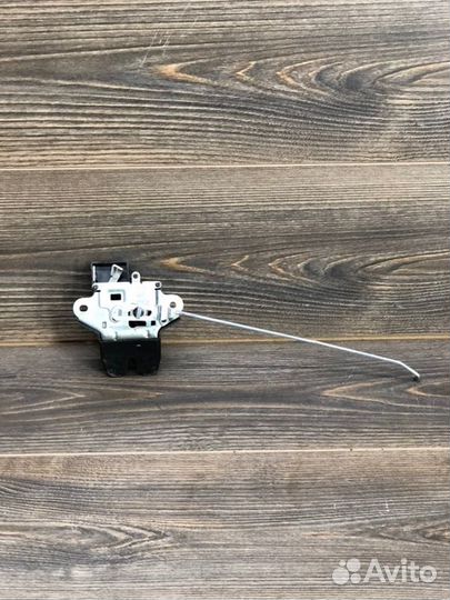 Замок крышки багажника Kia Rio 3 1.4 2012