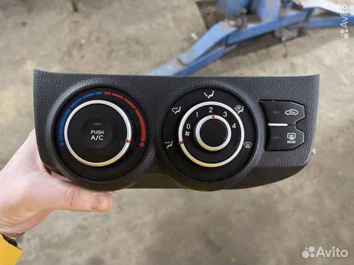 Блок управления печкой kia rio3