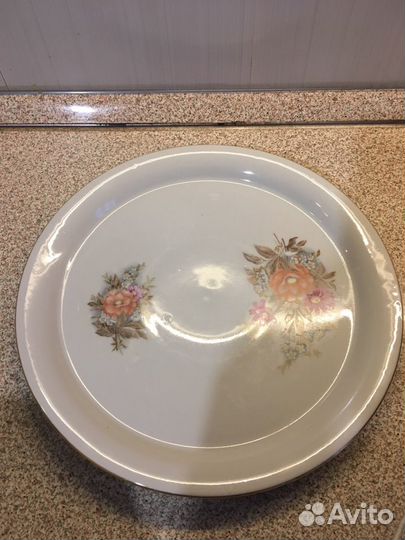 Супница с тремя салатницами