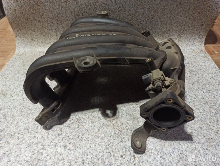 Коллектор впускной Nissan Tiida