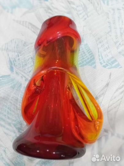 Ваза родничок Красный Май цветное стекло СССР