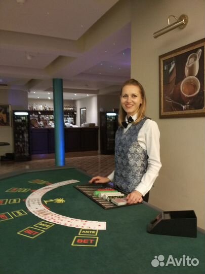 Крупье. Покер. Турнир. Фан-казино