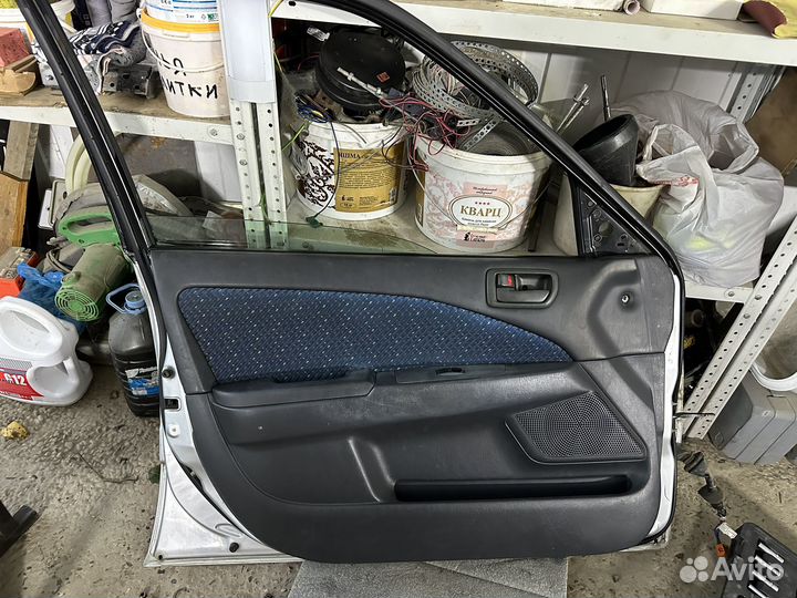 Дверь Toyota Carina 211