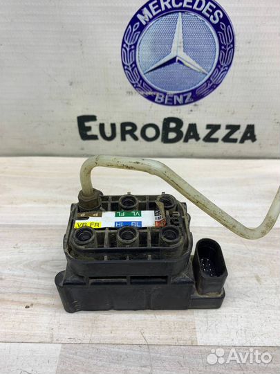 Блок клапанов пневмоподвески Mercedes W164