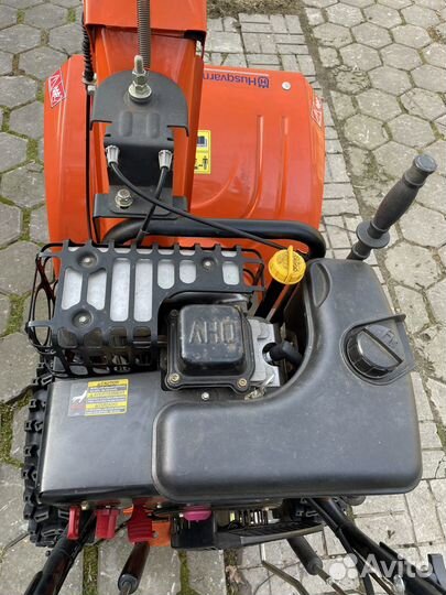 Снегоуборщик бензиновый husqvarna