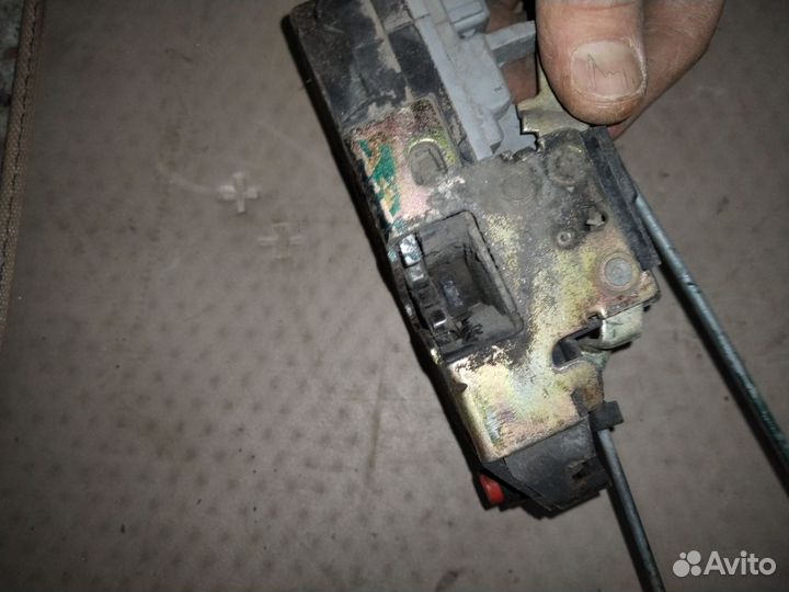 Замок задней левой двери пежо 206/Peugeot 206
