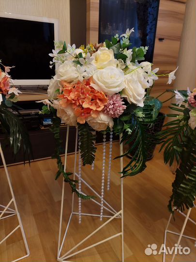 Подставки свадебные на столы гостям