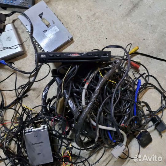 Телевизор экран с блоками на волво s80 2008г