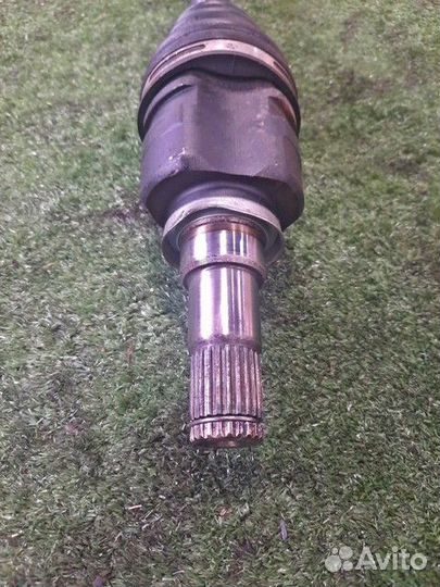 Привод передний правый Toyota Yaris