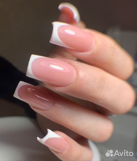 Модель на маникюр