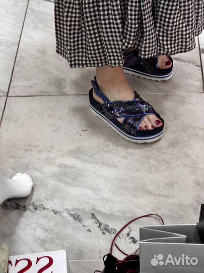 Сандалии женские Guess 39