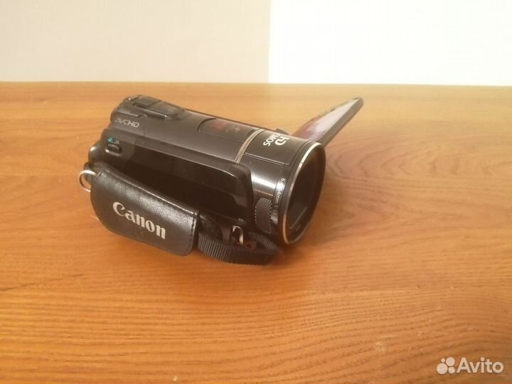 Видеокамера Canon Legria HF S 200