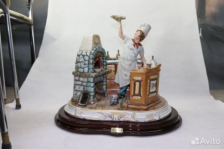 Статуэтка из фарфора Повар