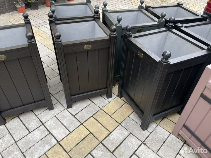 Деревянные уличные кашпо