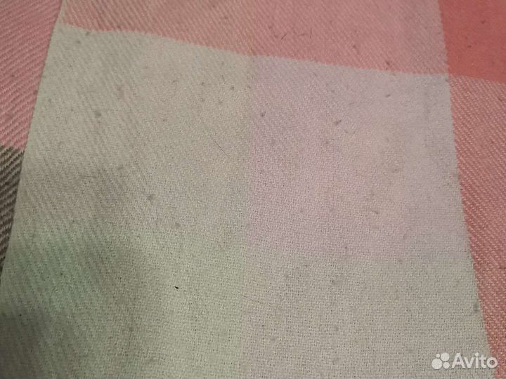 Шарф весенний в крупную клетку розовый палантин