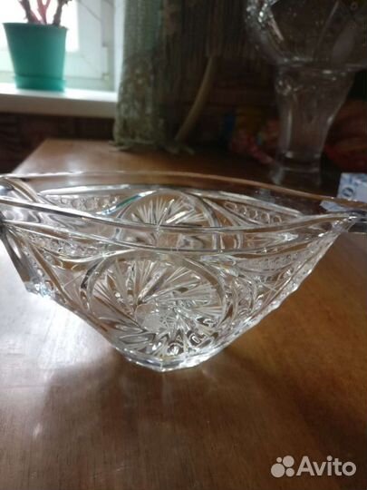 Хрустальная ваза