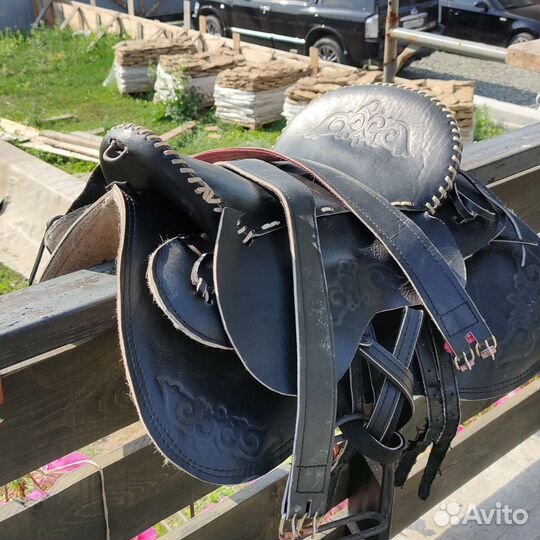 Седло кавалерийское