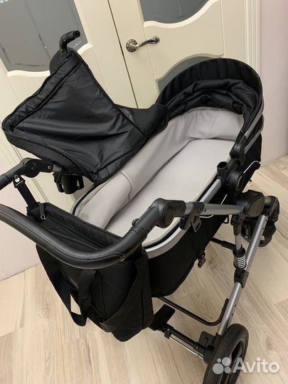 Коляска 3 в 1 с автолюлькой