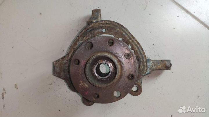 Кулак передний левый Opel Corsa C рест. 2004