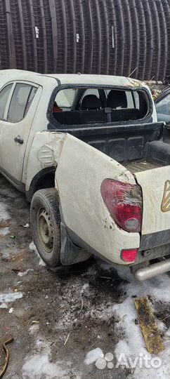 Автомобили на запчасти Mitsubishi l200