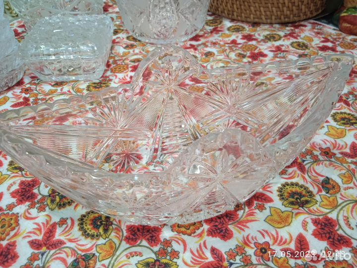 Хрусталь: вазы, розетки, шкатулка, стаканы