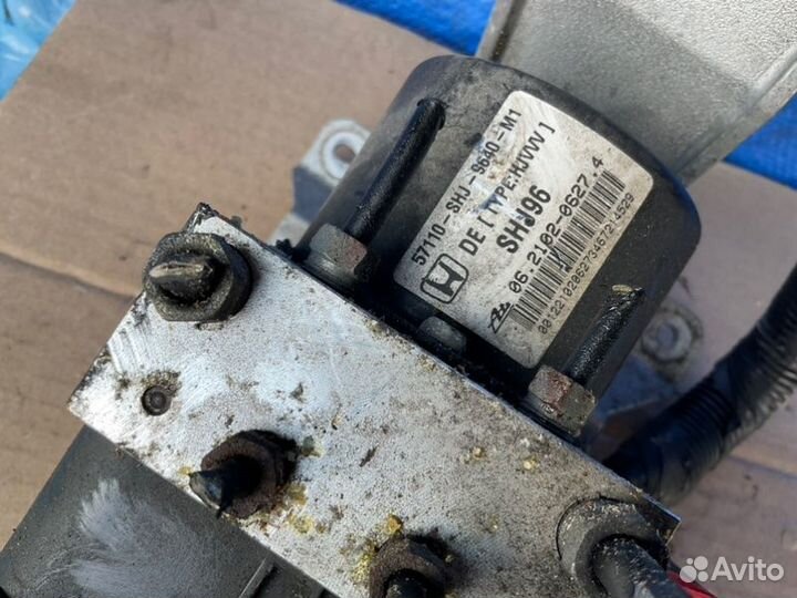 Блок abs Honda Odyssey RL3 J35A7 2008